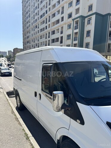 Ford Transit-12