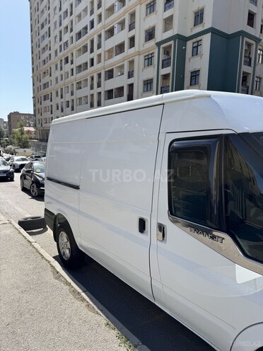 Ford Transit-4