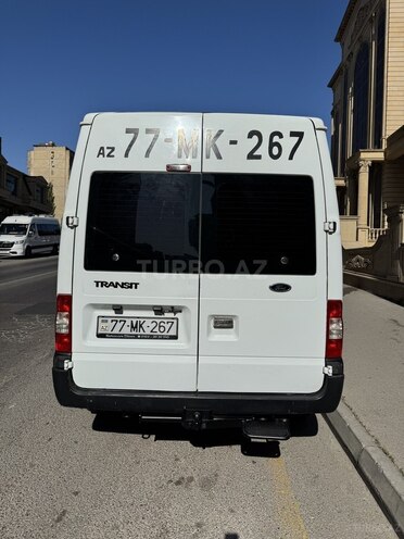 Ford Transit-8