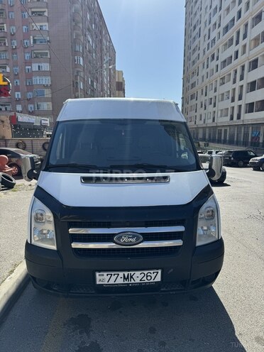Ford Transit-10
