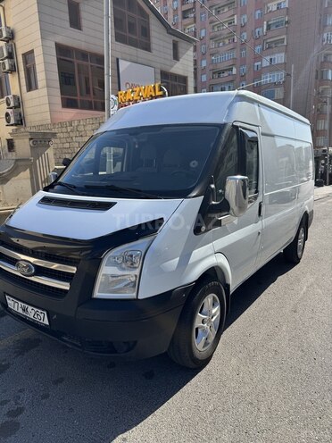 Ford Transit-9