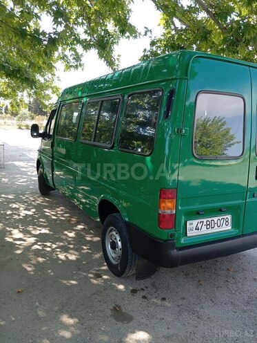 Ford Transit-7