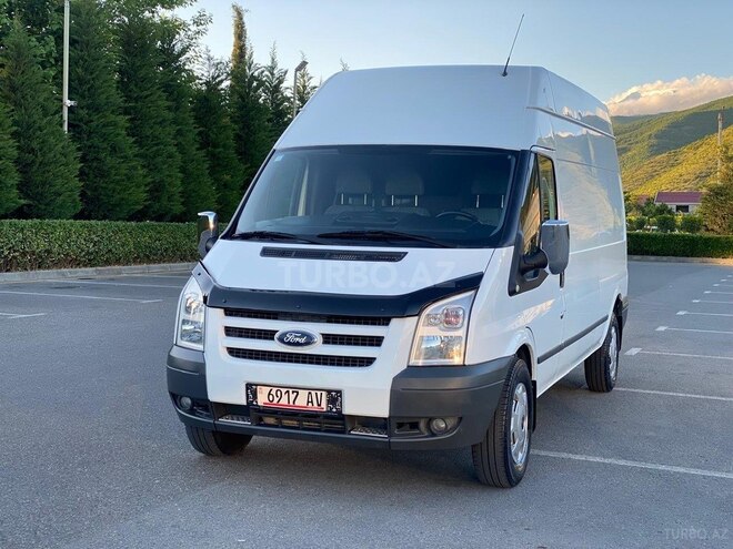 Ford Transit-4