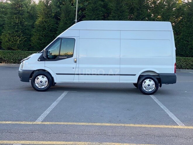 Ford Transit-7
