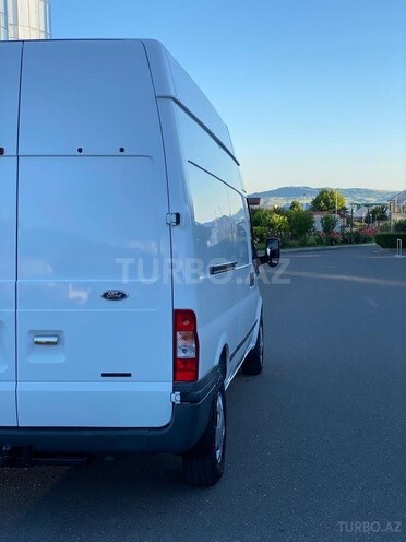 Ford Transit-11