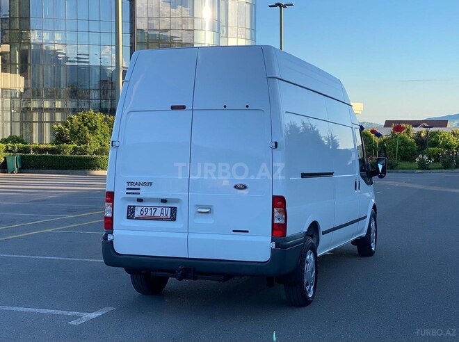 Ford Transit-8