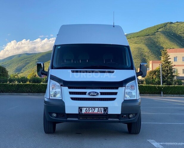 Ford Transit-3