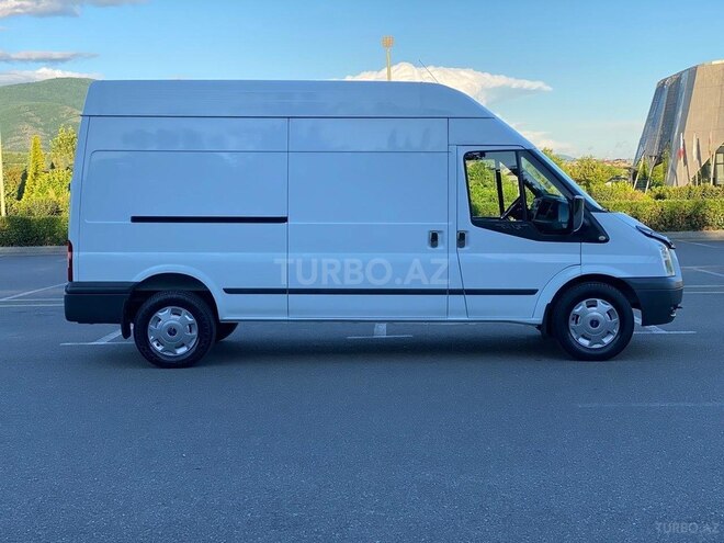 Ford Transit-6