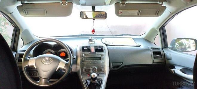 Toyota Auris 2008, 210,000 km - 1.4 l - Salyan