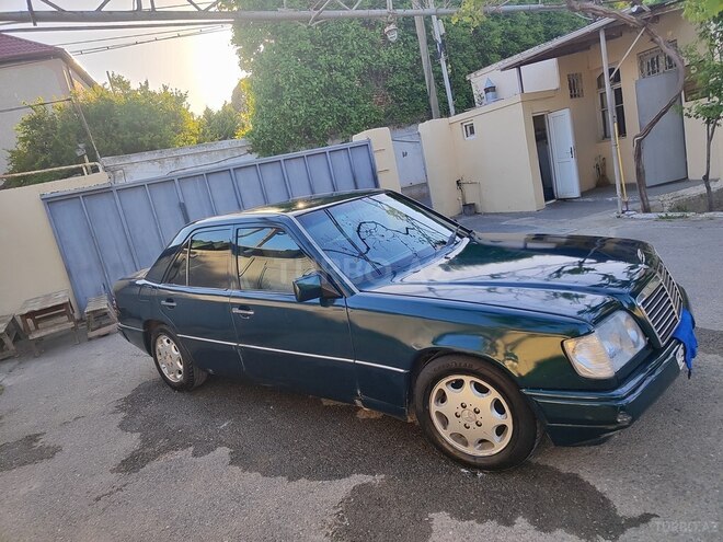 Mercedes E 250 1995, 250,000 km - 2.5 л - Bakı