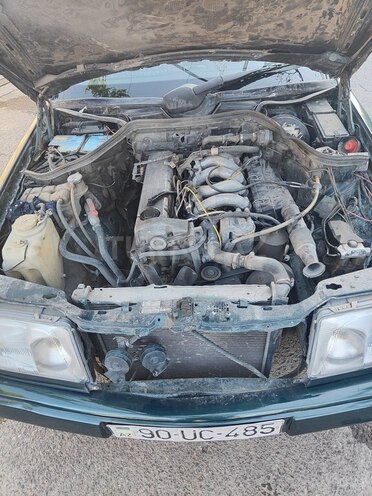 Mercedes E 250 1995, 250,000 km - 2.5 л - Bakı