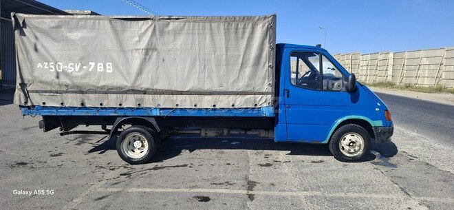 Ford Transit-4