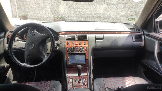 Mercedes E 220 d 2000, 290,000 km - 2.2 l - Sumqayıt