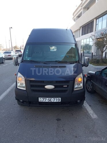 Ford Transit-10