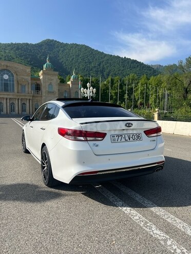 Kia K5-4