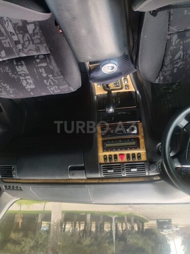 Mercedes E 240 1998, 320,000 km - 2.4 l - Hacıqabul