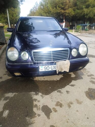 Mercedes E 240 1998, 320,000 km - 2.4 l - Hacıqabul