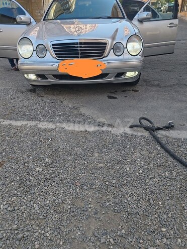 Mercedes E 240 2000, 250,000 km - 2.4 l - Bakı