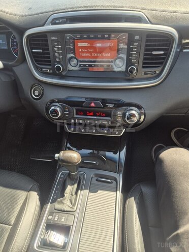 Kia Sorento-8