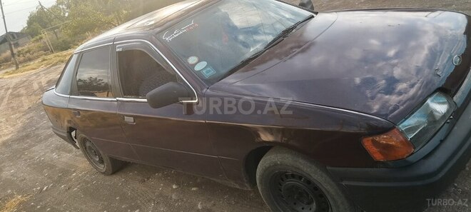 Ford  1995, 180,000 km - 2.0 l - Xudat