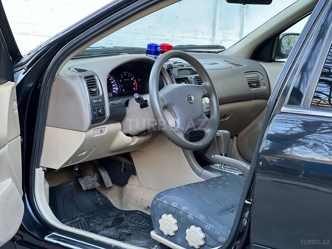 Nissan Maxima-9