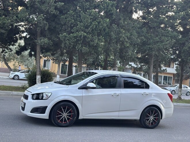 Chevrolet Aveo-11