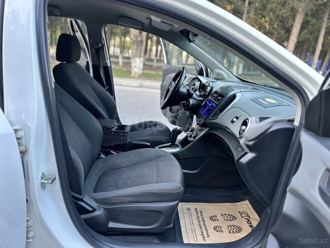 Chevrolet Aveo-13