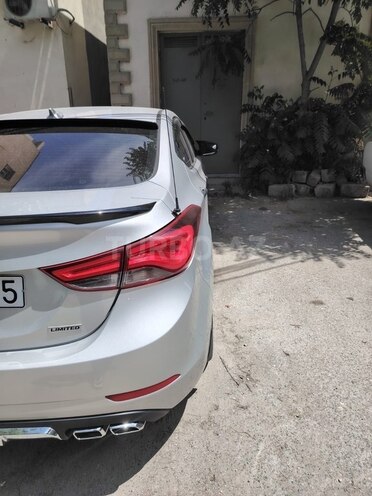 Hyundai Elantra 2015, 135,185 km - 1.8 л - Bakı