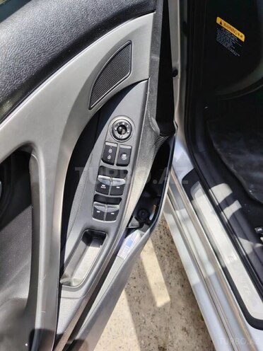 Hyundai Elantra 2015, 135,185 km - 1.8 л - Bakı