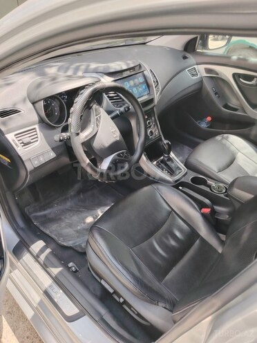 Hyundai Elantra 2015, 135,185 km - 1.8 л - Bakı
