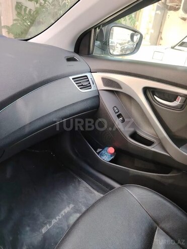 Hyundai Elantra 2015, 135,185 km - 1.8 л - Bakı