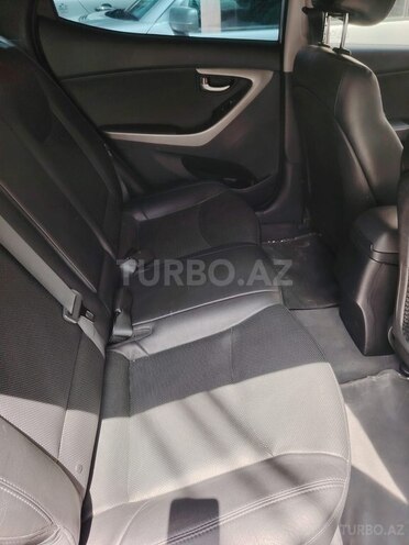 Hyundai Elantra 2015, 135,185 km - 1.8 л - Bakı