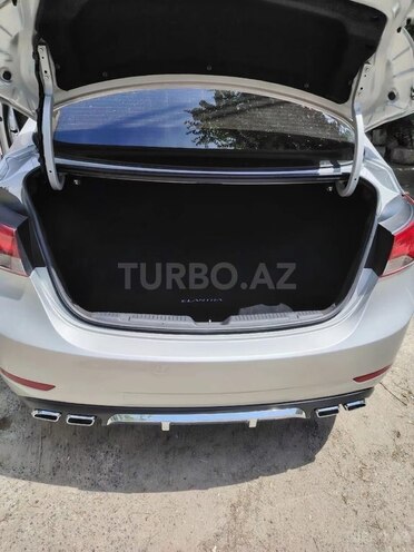 Hyundai Elantra 2015, 135,185 km - 1.8 л - Bakı