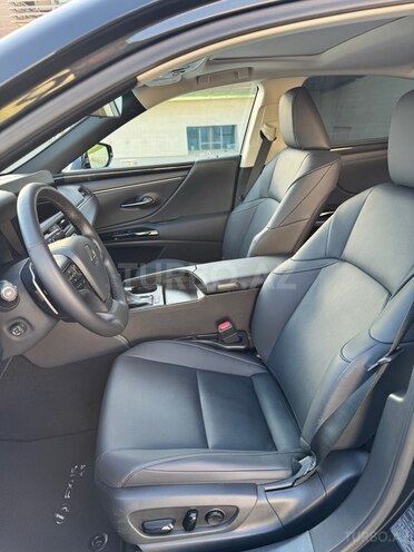 Lexus ES 300h 2022, 28,000 km - 2.5 l - Bakı