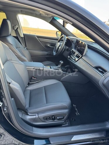 Lexus ES 300h 2022, 28,000 km - 2.5 l - Bakı