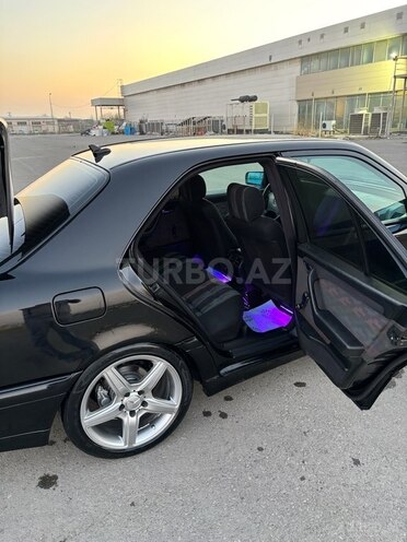 Mercedes C 180 1995, 322,041 km - 1.8 l - Bakı