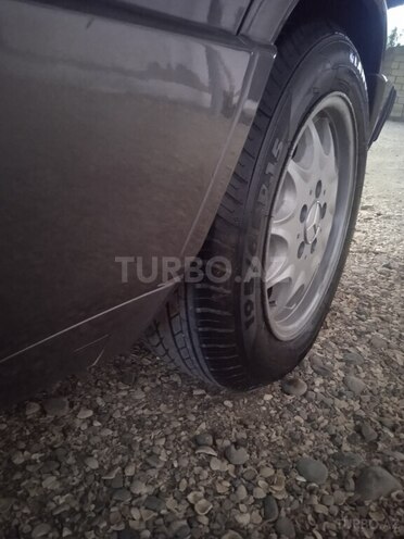 Mercedes 190 1991, 270,000 km - 2.0 л - Bakı