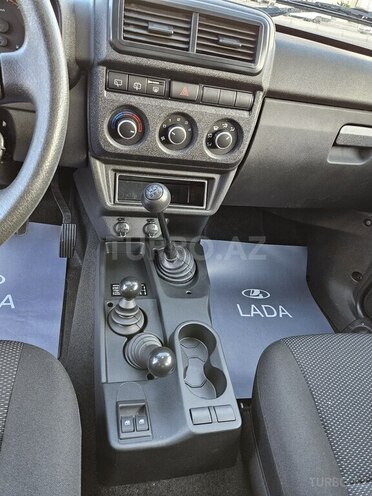 LADA (VAZ) Niva-8