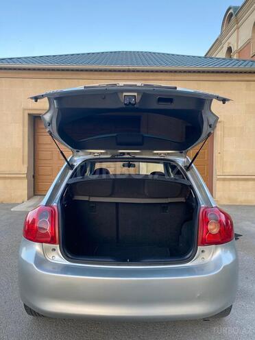 Toyota Auris 2009, 295,000 km - 1.4 л - Bakı