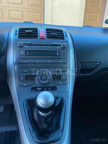 Toyota Auris 2009, 295,000 km - 1.4 л - Bakı