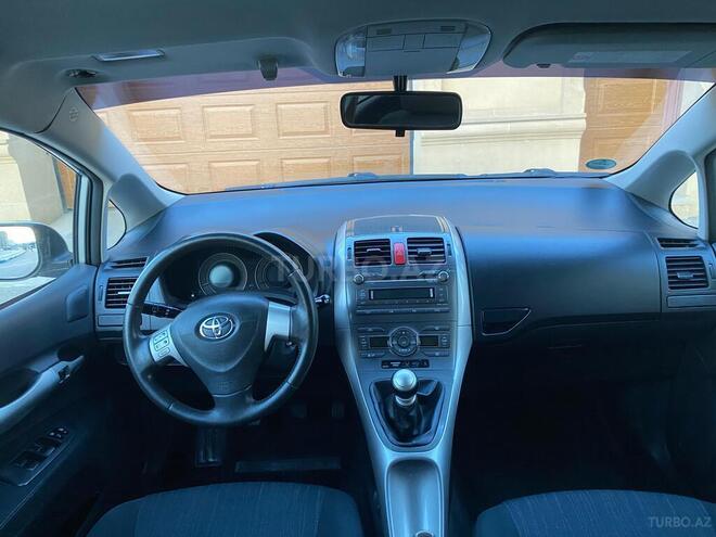 Toyota Auris 2009, 295,000 km - 1.4 л - Bakı