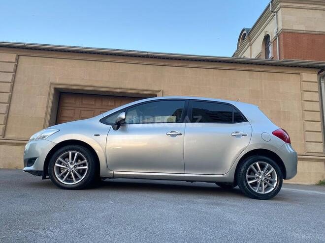 Toyota Auris 2009, 295,000 km - 1.4 л - Bakı