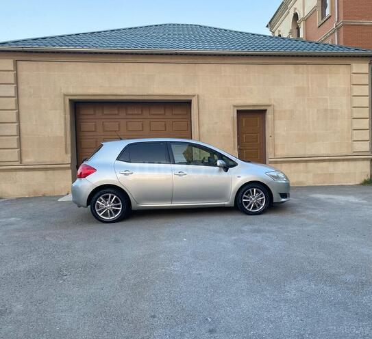 Toyota Auris 2009, 295,000 km - 1.4 л - Bakı