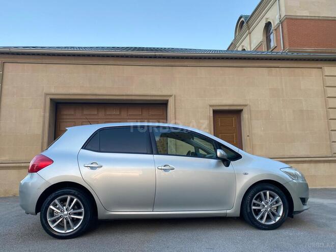 Toyota Auris 2009, 295,000 km - 1.4 л - Bakı