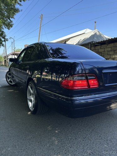Mercedes E 230 1995, 300,000 km - 2.3 l - Masallı