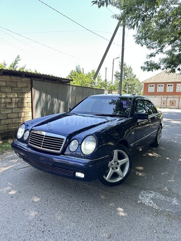 Mercedes E 230 1995, 300,000 km - 2.3 l - Masallı