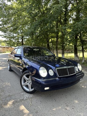 Mercedes E 230 1995, 300,000 km - 2.3 l - Masallı