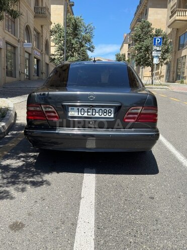 Mercedes E 270 2001, 336,466 km - 2.7 l - Bakı
