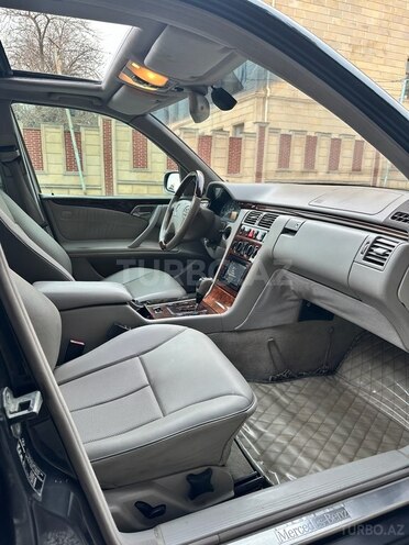 Mercedes E 270 2001, 336,466 km - 2.7 l - Bakı