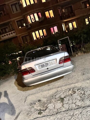 Mercedes E 220 d 2000, 560,000 km - 2.2 l - Bakı